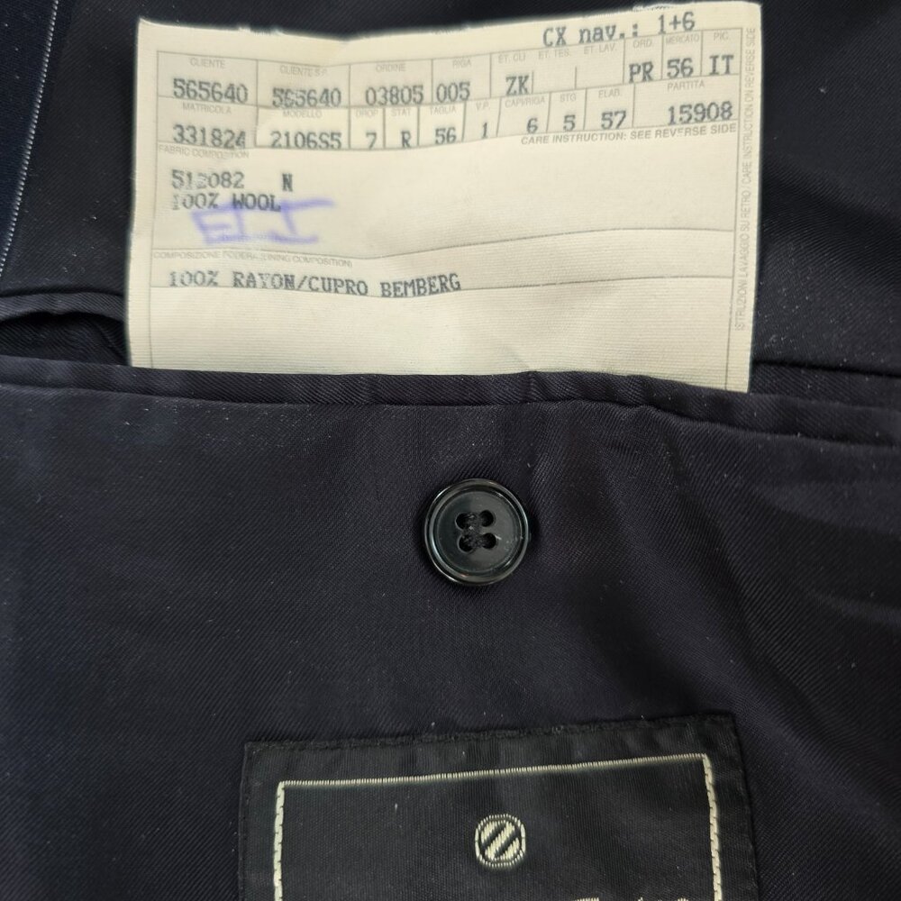 Luxury Erm.  Zegna suit , pin stripe, cuffs, Made in Italy,  PERFECT  , size 46 - Picture 9 of 10